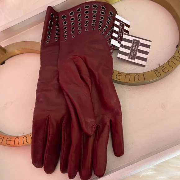 NWT- Henri Bendel gromet leather gloves - Picture 2 of 2